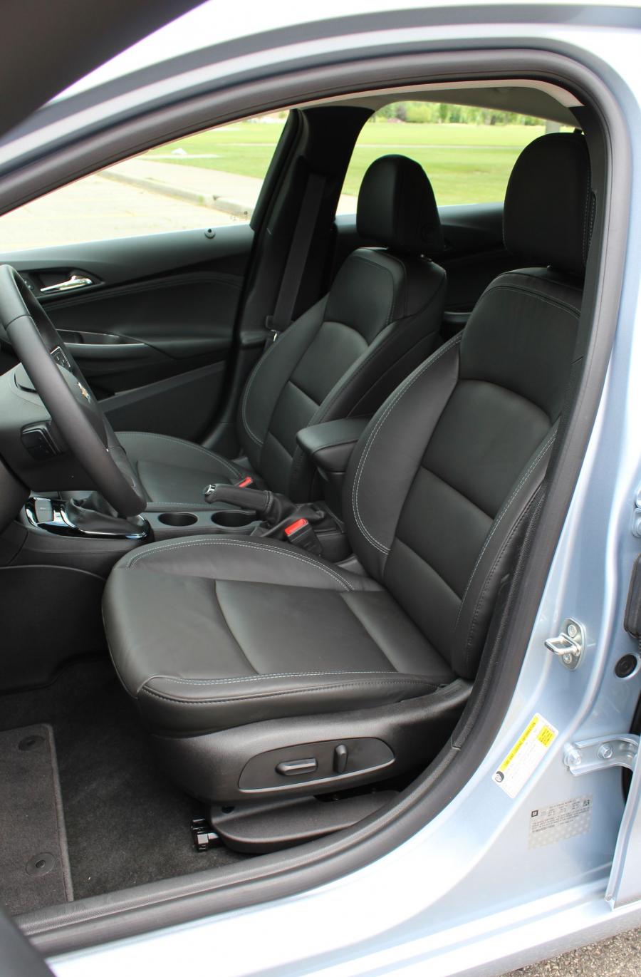 Интерьер Chevrolet Cruze Diesel 2017 года  (NA) (фото 48 из 52)
